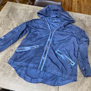 GET size L Windbreaker